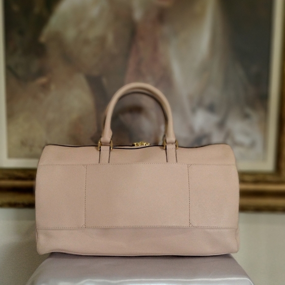 Michael Kors Soft Pink Weekender - Picture 2 of 13